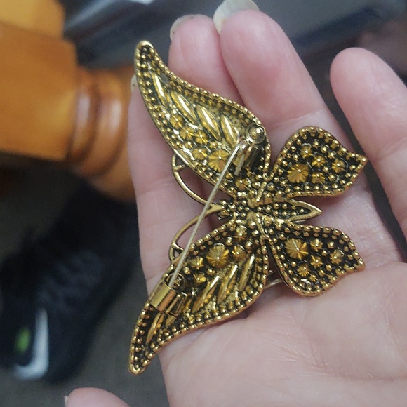 Red Rhinestone Butterfly Brooch - Picture 3 of 4